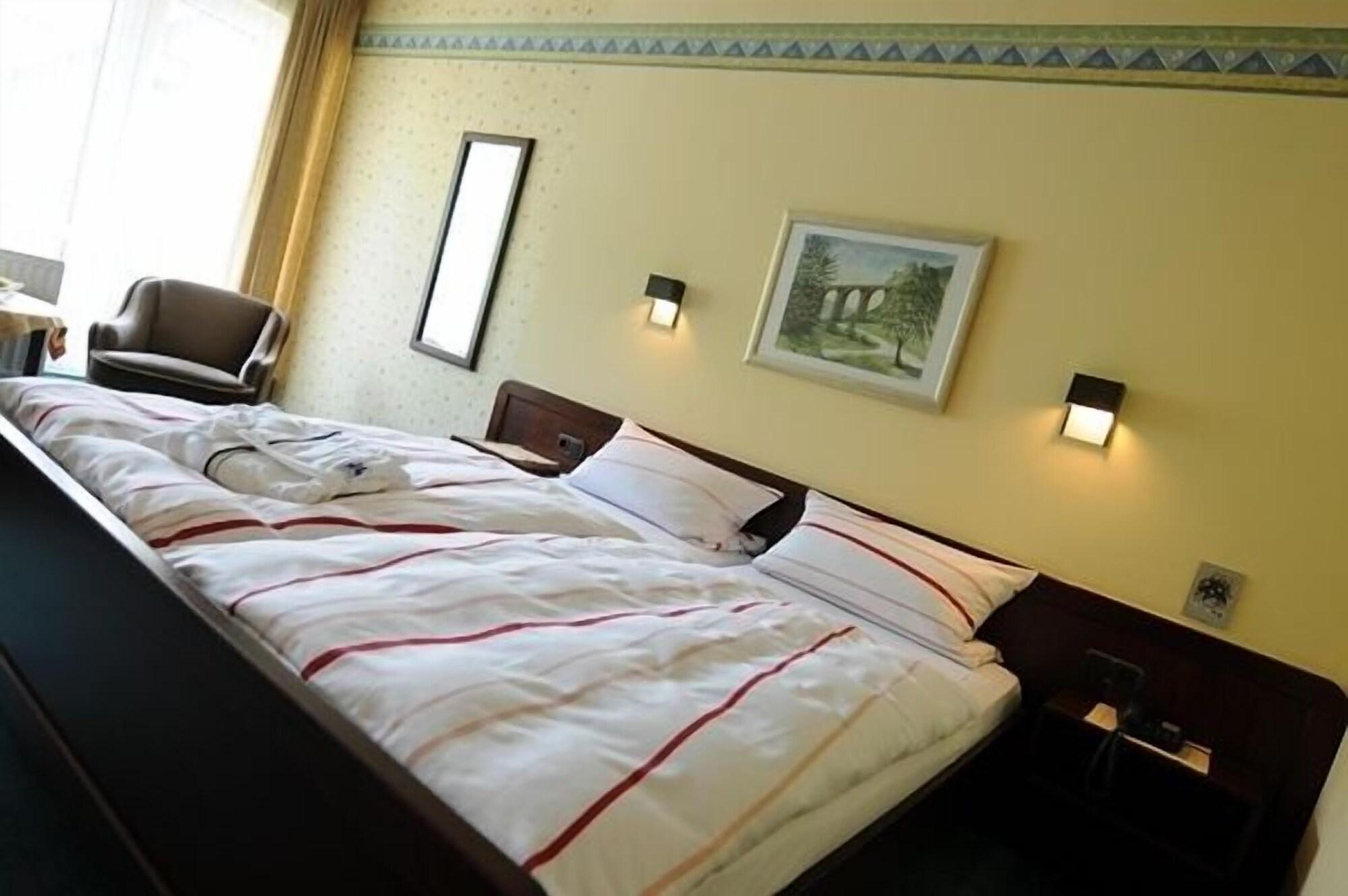Hotel Central فيلنغن المظهر الخارجي الصورة
